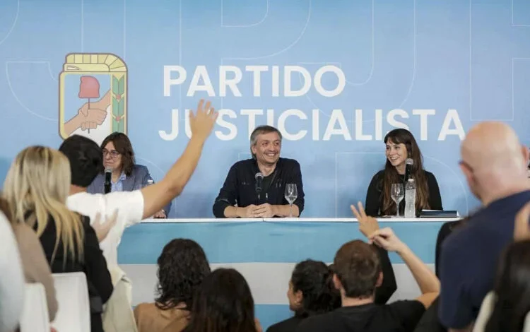 Máximo Kirchner en una reunión del PJ Bonaerense