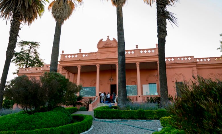 Imagen de una obra de arte que representa un animal fantástico