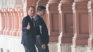 Diego Santilli durante una conferencia de prensa