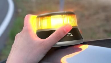 Imagen de la baliza V16 con luces LED