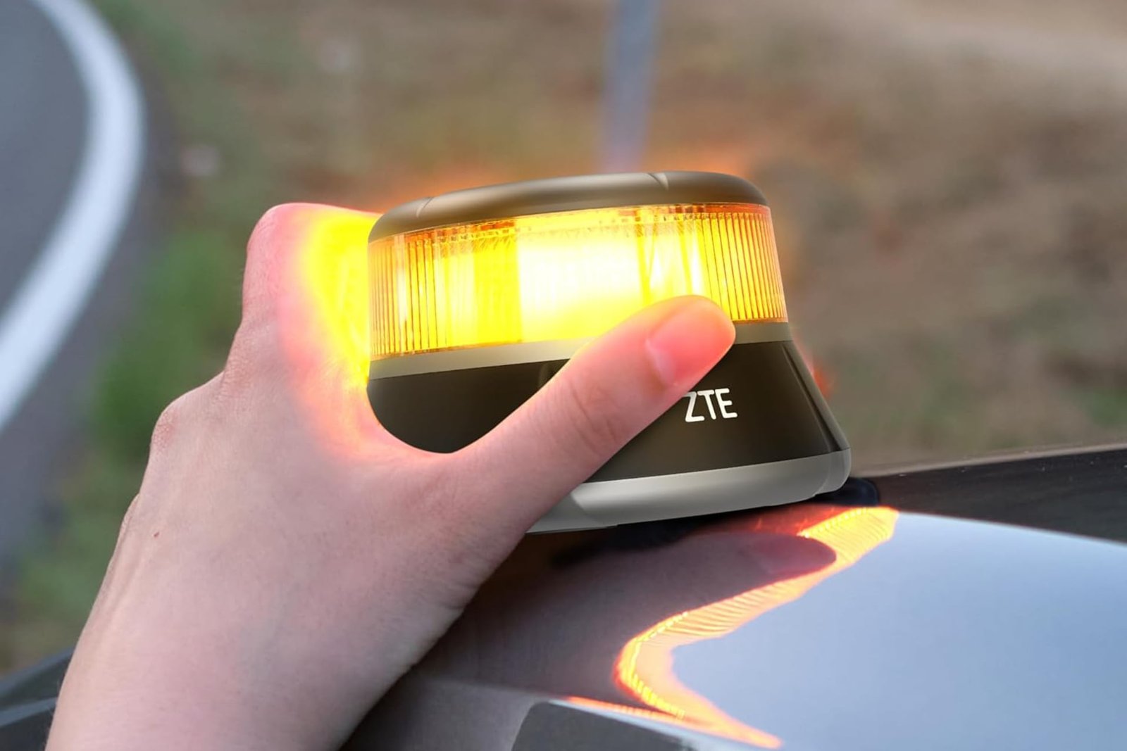 Imagen de la baliza V16 con luces LED