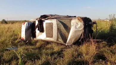 Imagen de un auto volcado en la Ruta 36 después del accidente fatal