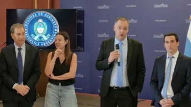 Manuel Adorni en un brindis de fin de año en la Casa Rosada