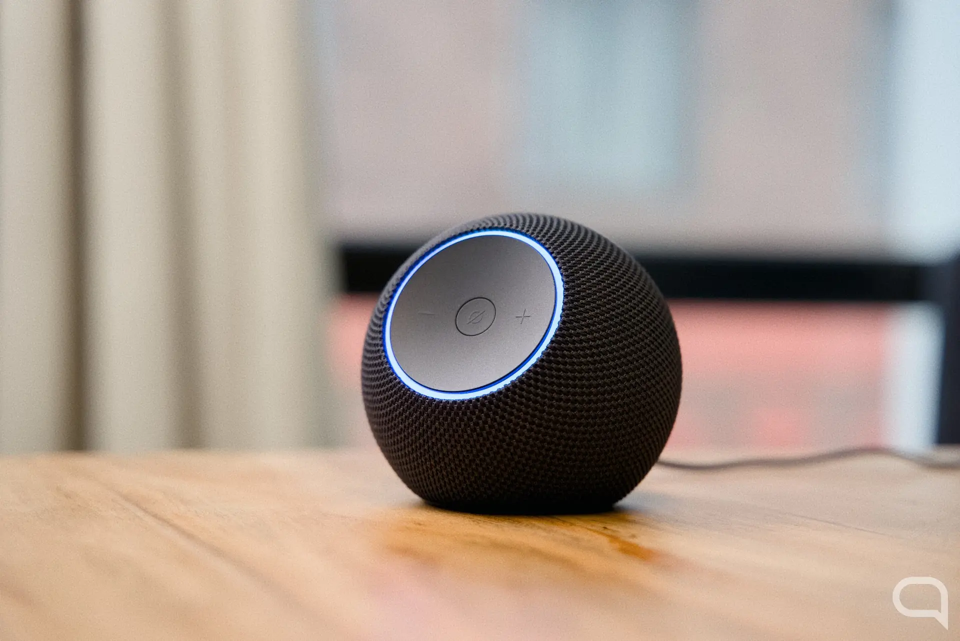 Imagen de un altavoz inteligente con Alexa
