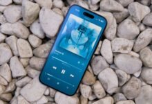Pantalla de Apple Music mostrando las letras de una canción en un iPhone