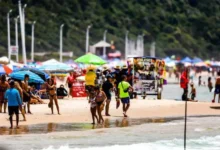 Playa de Brasil llena de turistas argentinos