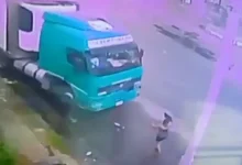 Imagen de un camión con patente de Bolivia en la escena del crimen