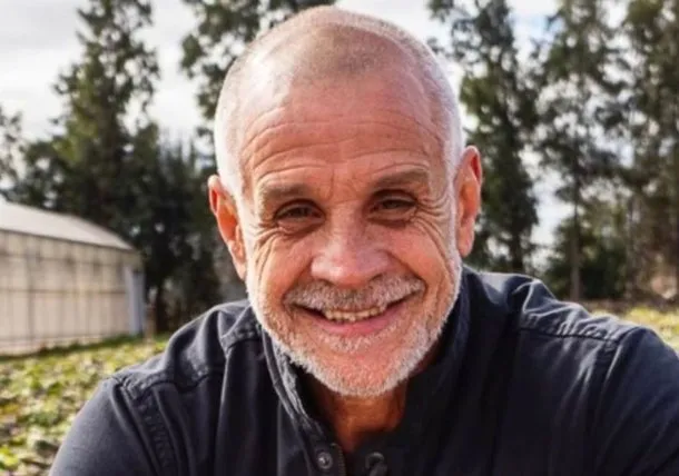 Christian Petersen sonriente durante su recuperación