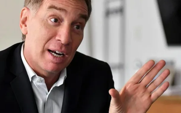 Diego Santilli en una reunión con legisladores