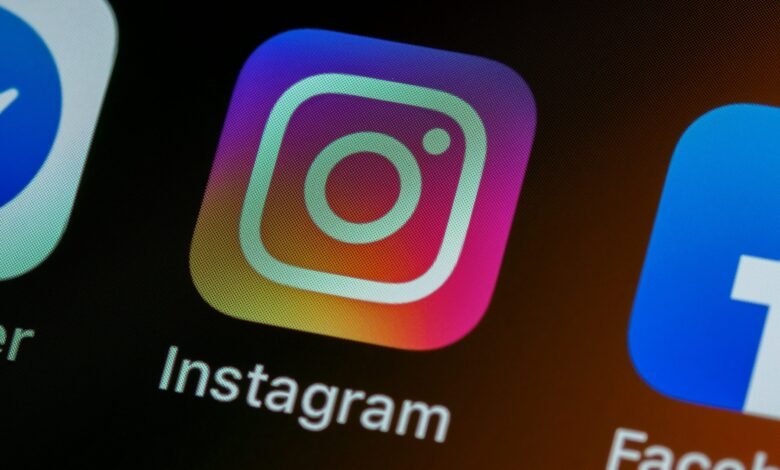 Imagen de la nueva interfaz de Instagram con los cambios en los botones de mensajes directos y publicaciones