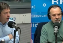 Axel Kicillof en una entrevista en Radio 10