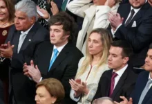Javier Milei y su hermana Karina en la ceremonia de entrega del Premio Nobel de la Paz en Noruega