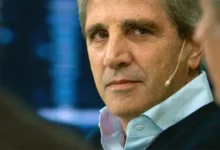 Luis Caputo, ministro de Economía, durante una conferencia de prensa