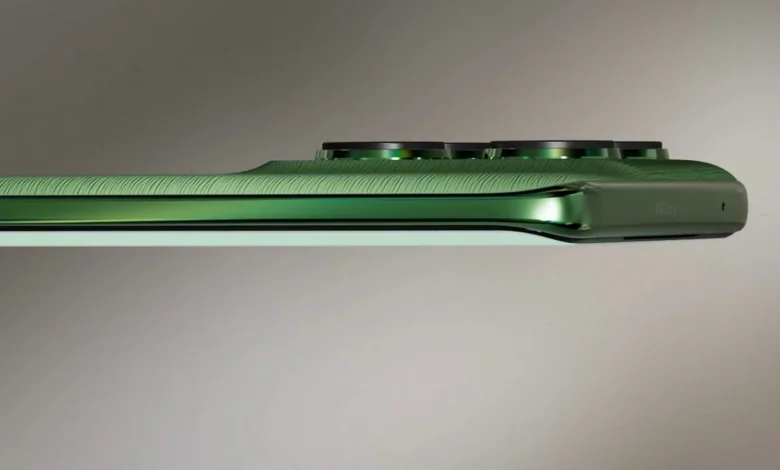 Imagen del Motorola Edge 70 con su diseño ultradelgado y pantalla pOLED