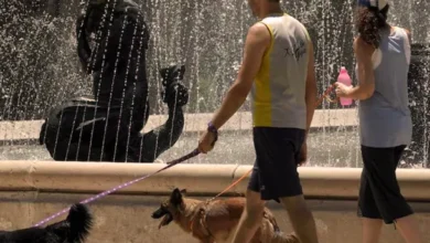 Imagen de una persona sudando bajo el sol intenso