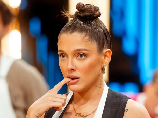 Sofía Gonet tomando sol en un barrio privado