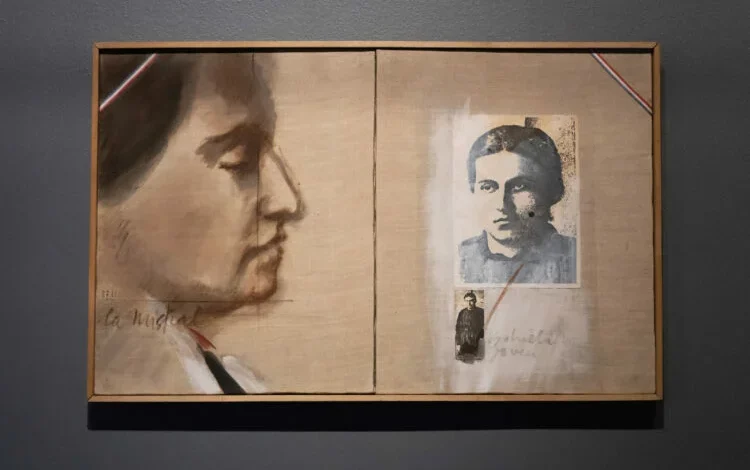 Imagen de Gabriela Mistral en una exposici&oacute;n de arte en Chile