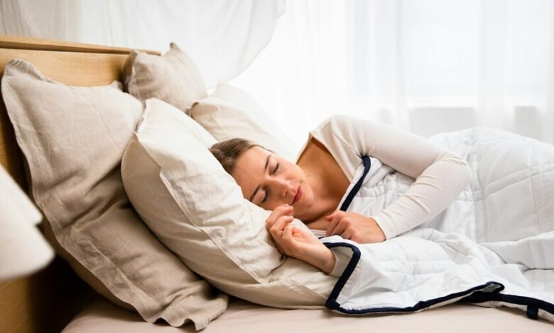 Imágenes de mujeres dormidas y cansadas