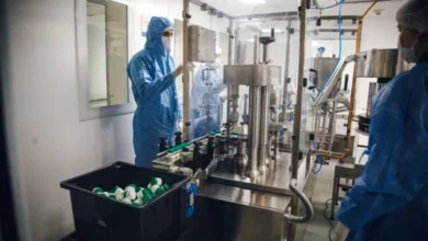 Imagen de repelentes y paracetamol producidos por el Laboratorio Farmacéutico de la Municipalidad de Córdoba