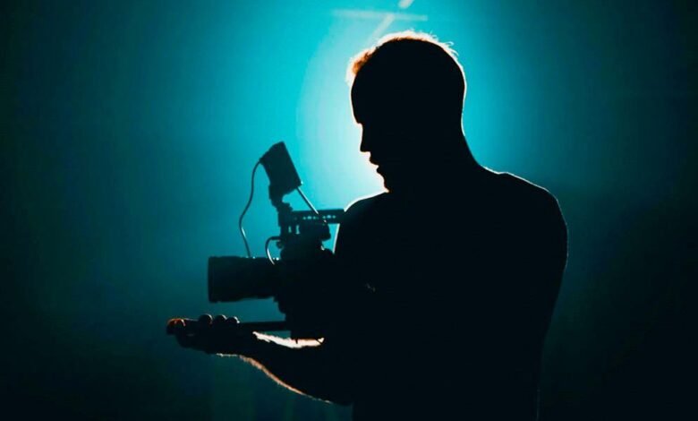 Imagen de una cámara de cine en un set de filmación en Córdoba