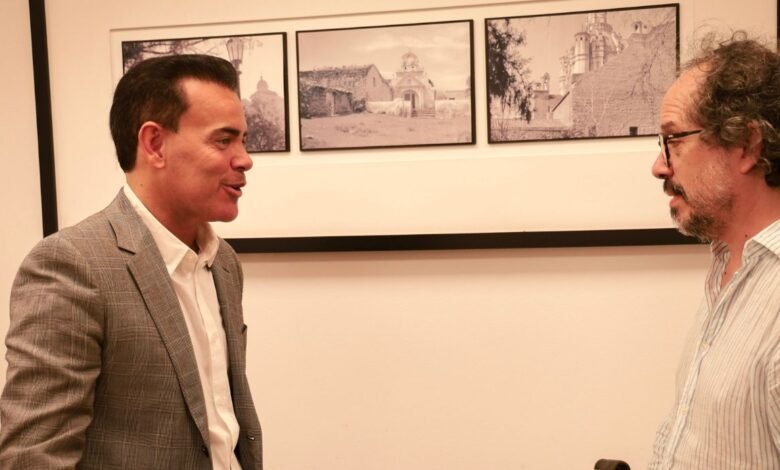 Santiago Fillol, guionista cordobés nominado a los Oscar, en una reunión con Marcelo Rodio