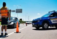 Policía Caminera de Córdoba aplicando multas de tránsito