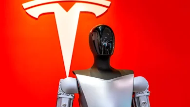 Imagen del robot humanoide Optimus de Tesla