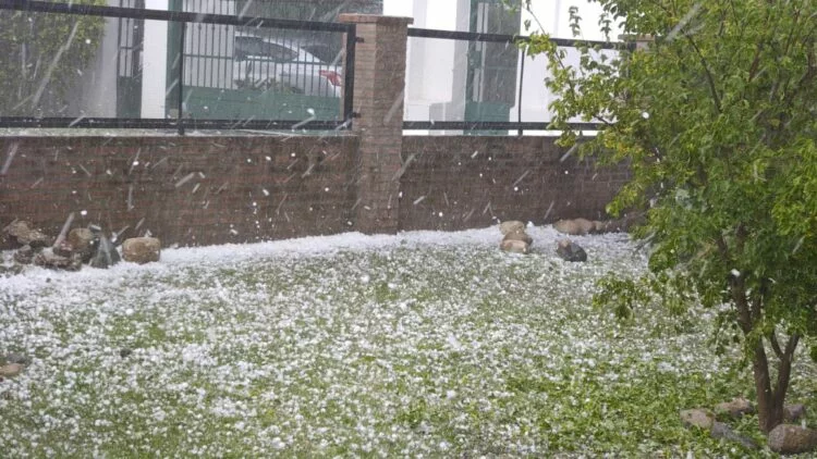 Imagen de una tormenta con granizo en Córdoba