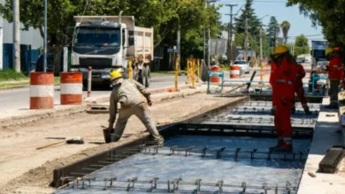 Imagen de la avenida Vélez Sarsfield con obras de renovación del desagüe pluvial