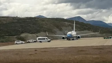 Avión del Departamento de Defensa de EE.UU. en el Aeropuerto de Ushuaia