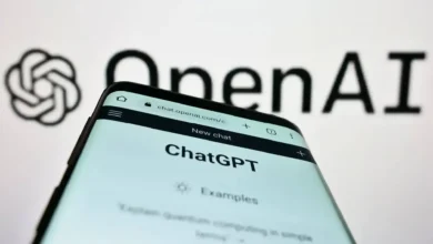 Imagen de una persona conversando con ChatGPT en una pantalla de computadora
