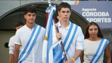 Estudiantes practicando deportes en una escuela de Córdoba