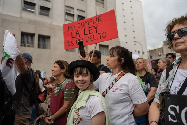 Personas con discapacidad y sus familiares luchan por la implementación de la Ley de Emergencia en Discapacidad
