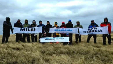 Excombatientes de Malvinas durante una marcha por la soberanía argentina