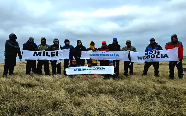 Excombatientes de Malvinas durante una marcha por la soberanía argentina