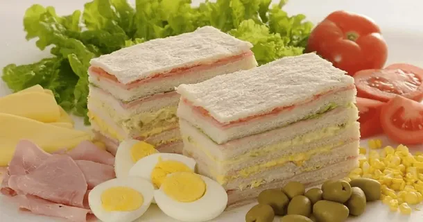 Sándwich de miga más grande del mundo en el pueblo de Alberdi