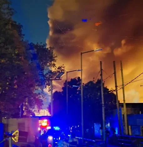 Incendio en la fábrica de Otowil en San Fernando