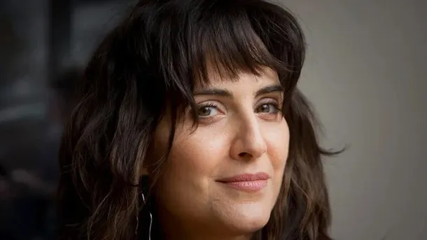 Julieta Díaz y su nuevo novio compartiendo un beso