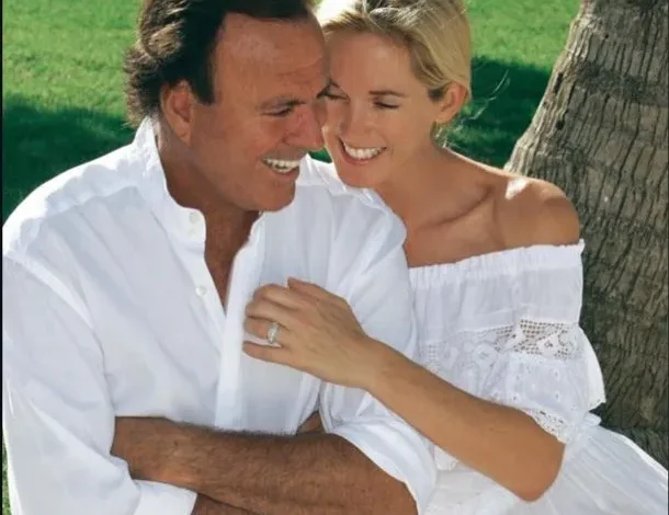 Julio Iglesias y su esposa Miranda Rijnsburger