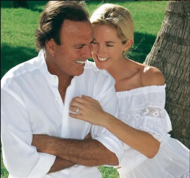 Julio Iglesias y su esposa Miranda Rijnsburger