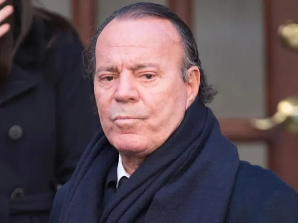 Julio Iglesias en una presentación