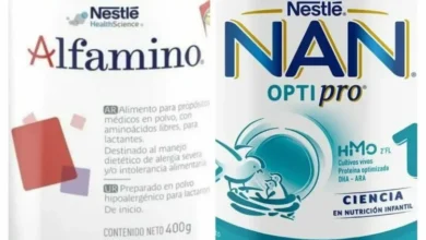 Foto de una leche infantil de Nestlé con un sello de retiro en el paquete