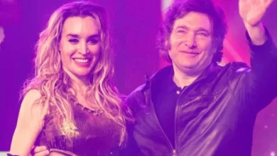 Javier Milei y Fátima Florez en el teatro de Mar del Plata