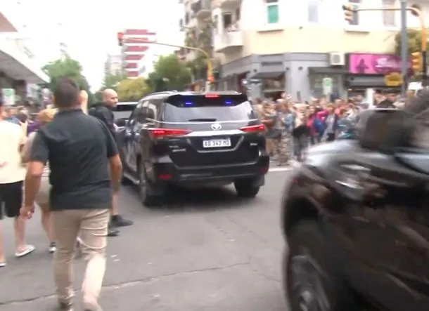 Imágenes de la tensión en Mar del Plata con Milei