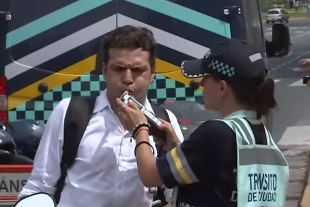 Motociclista en la Av. 9 de Julio