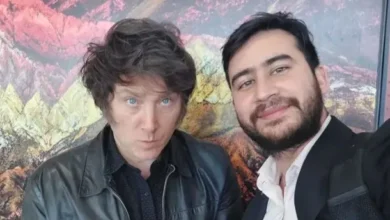 Nahuel Sotelo junto a Javier Milei