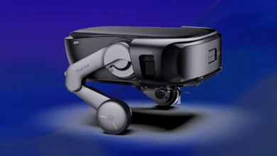 Imagen del robot aspirador Roborock Saros Rover en acción