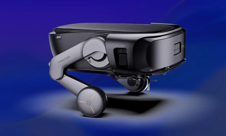 Imagen del robot aspirador Roborock Saros Rover en acción