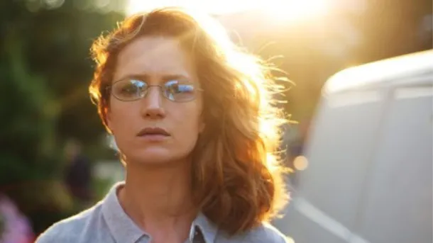 Imagen de la serie Hacia el lago con los actores principales