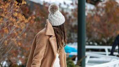 Persona con gorro en invierno